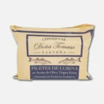 Paquete de filetes de lubina en aceite de oliva virgen extra de Conservas Doña Tomasa, ideal para aperitivos y platos gourmet.