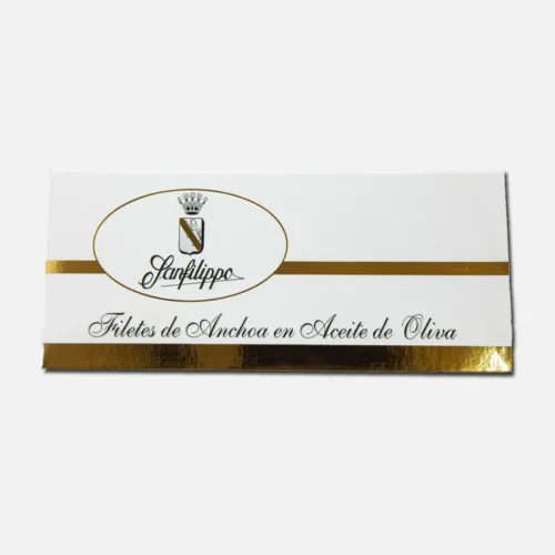 Etiqueta de producto para aceitunas en aceite de oliva, con diseño elegante en blanco y dorado, marca "Grappe".