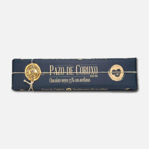 Caja de papel de regalo de color azul oscuro con un diseño elegante y etiqueta dorada que dice "Plato de Cortar". Ideal para presentaciones y regalos especiales.